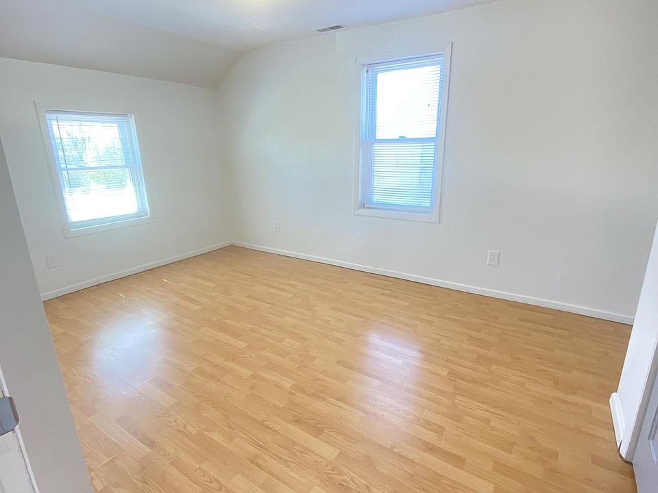 1st image of 318 Laurel Oak St #318.5