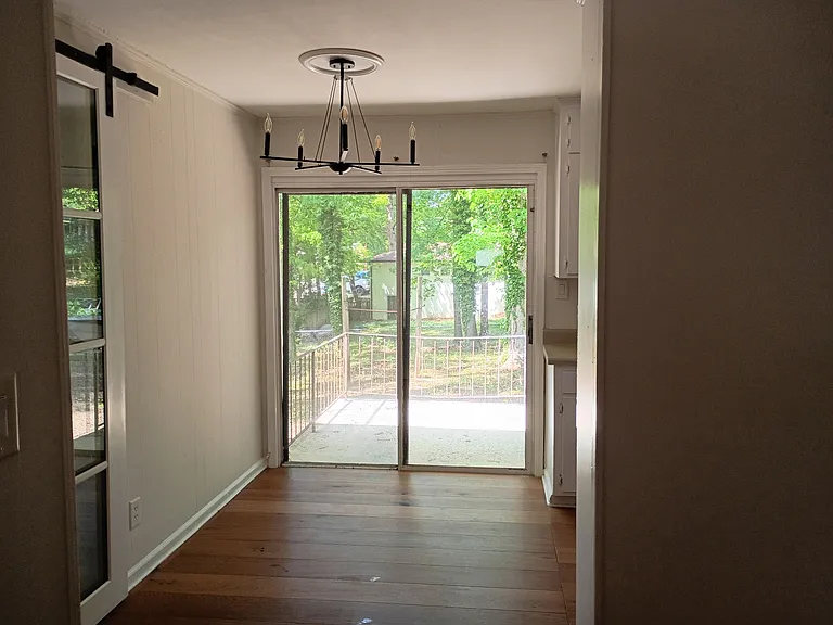2480 Woodland Dr NW — Photo 5