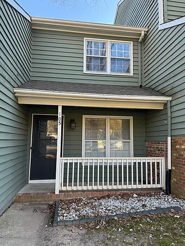 105 Hollow Oak Dr Photo 1