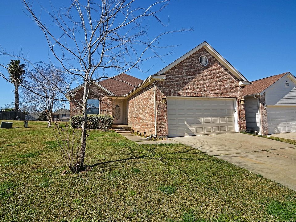 1st image of 105 Cove Place Ct
