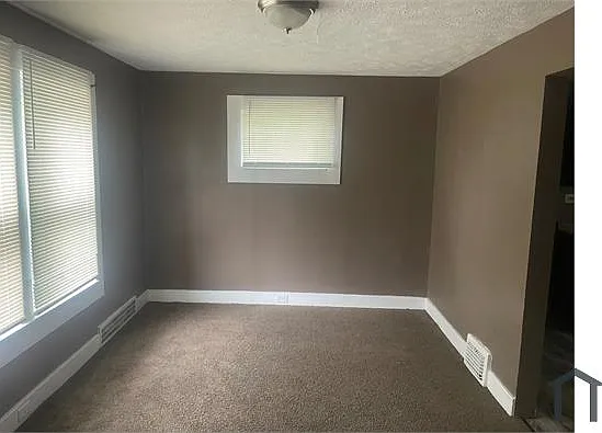3 bed, 1040 sqft, $1,200 — Photo 3
