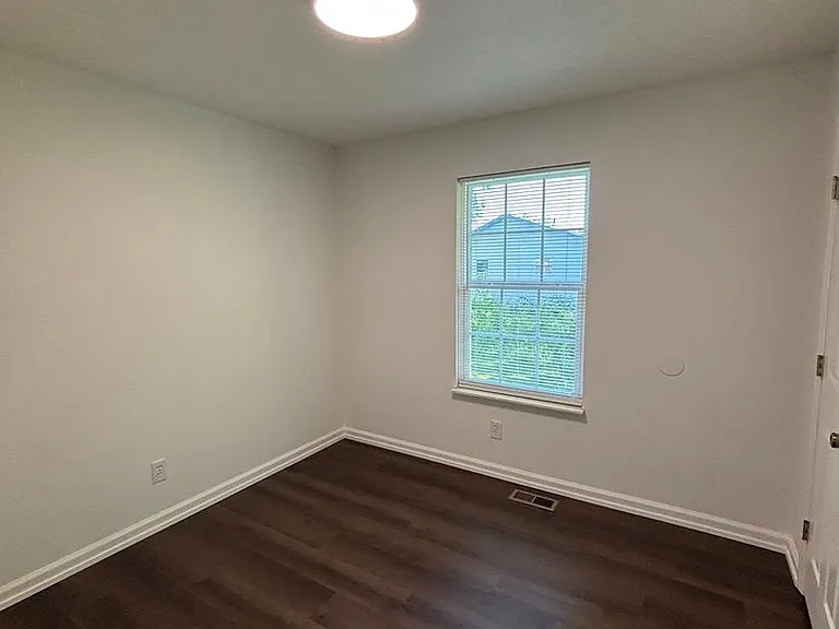 1712 Delaware Ave — Photo 17