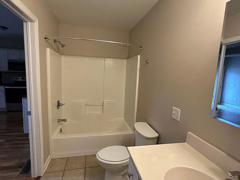 180 Spring St #2 — Photo 4