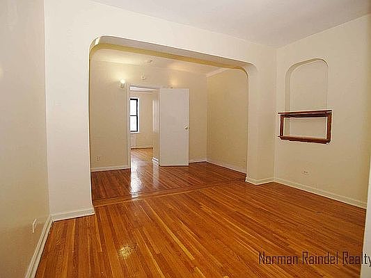 2nd image of 45 Parade Pl #7