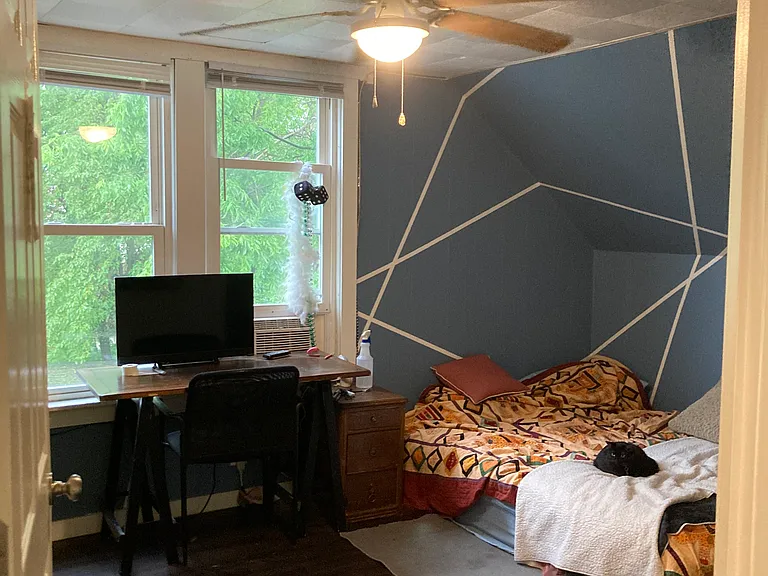 There's a Van Halen bedroom... sorta.