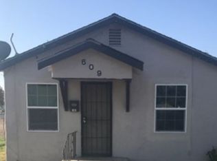 609 E 10th St, Hanford, CA 93230
