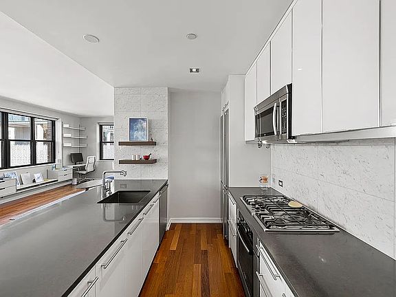 5th image of 58 Metropolitan Ave APT 4C