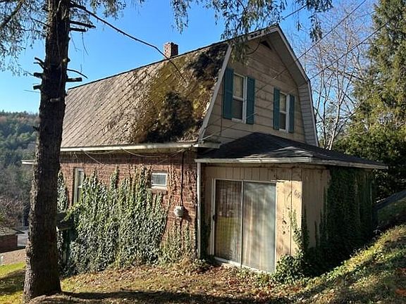 2nd image of 65 Spruce Ln