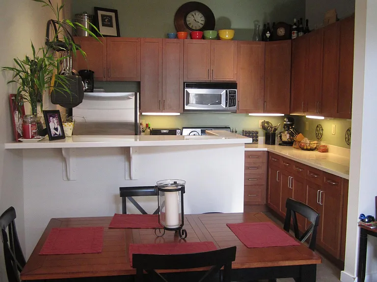 Dining Area & Kitchen