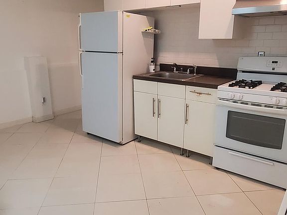 2nd image of 110 Hawley Ave Floor 1