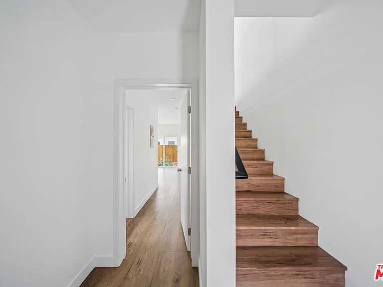 6334 1/2 Beck Ave — Photo 2