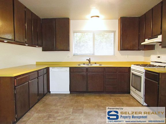 5th image of 1331 Sirah Ct