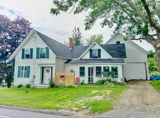 2 Grand Army Rd, Whitefield, ME 04353