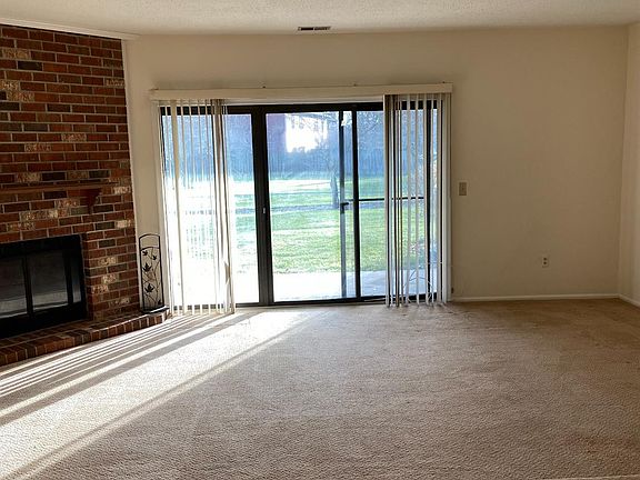 3rd image of 245 Bromley Pl #245