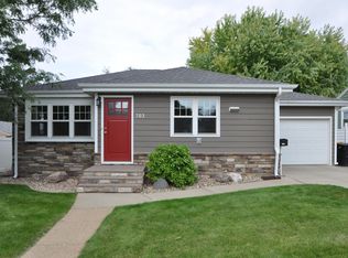 702 N 24th St, Bismarck, ND 58501