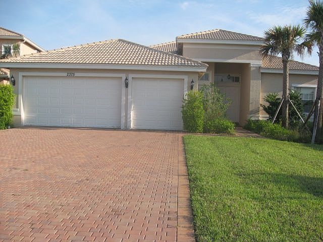 EXTERIOR FRONT-3 CAR GARAGE