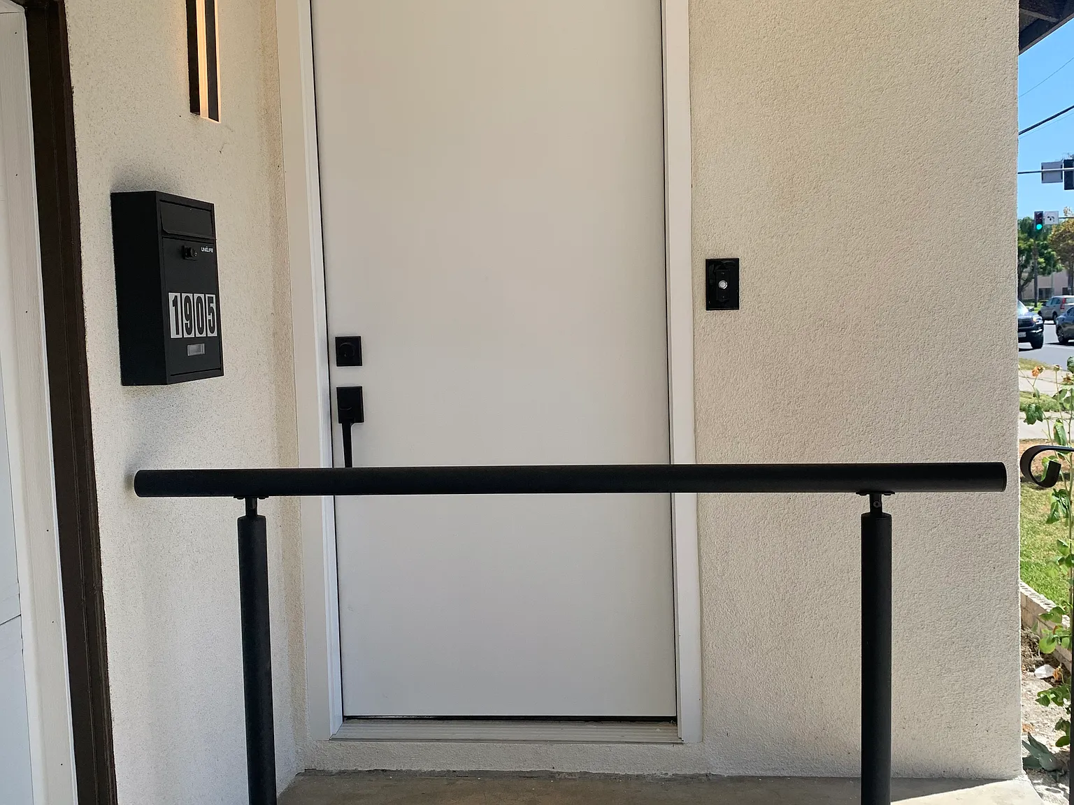 2 bed, 902 sqft, $2,895 — Photo 2