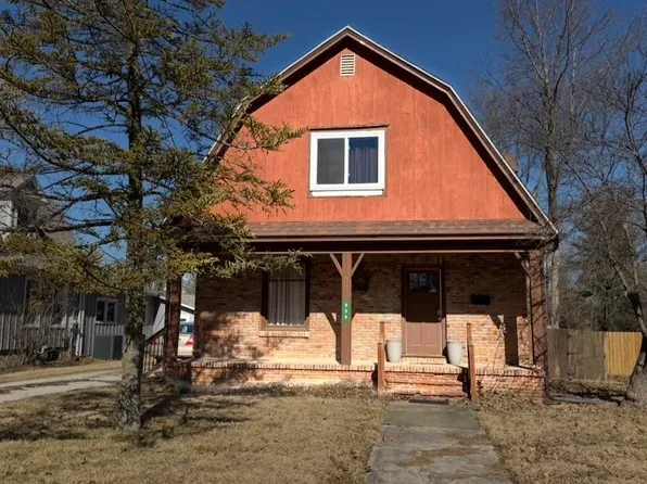 950 W Lafayette Ave, Jacksonville, IL 62650