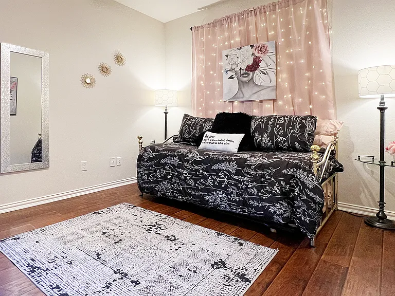 1110 Rushmore Dr — Photo 9
