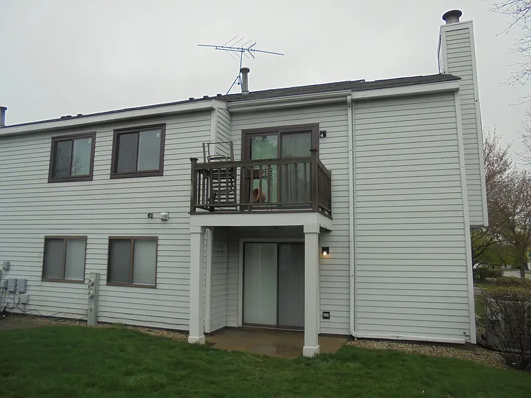 137 Manchester Ct — Photo 3