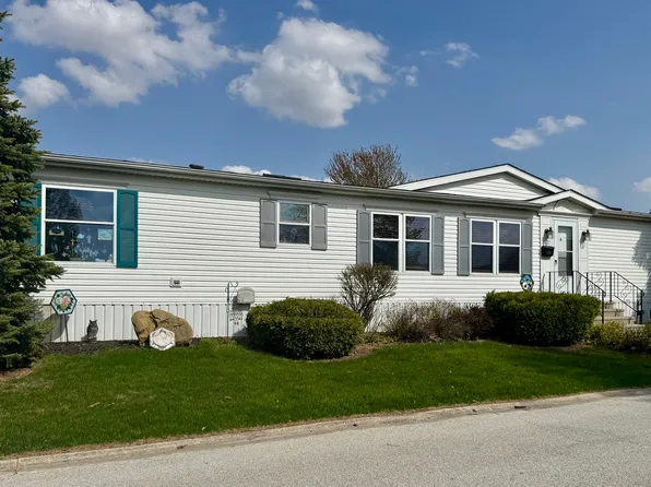 1002 Garden Dr, Manteno, IL 60950