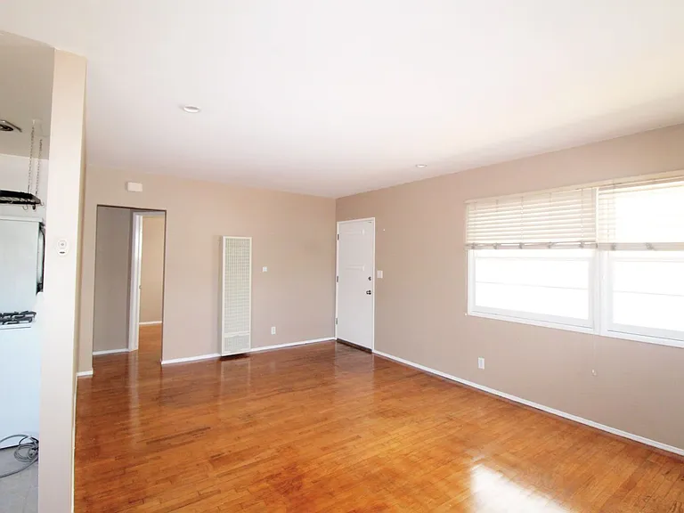1426 Manhattan Bch Blvd — Photo 3