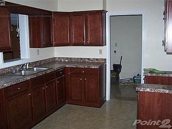 2nd image of 149 Willis St
