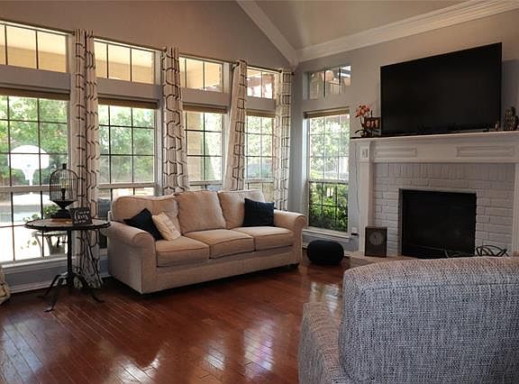 4th image of 1502 Leaning Oak Ln
