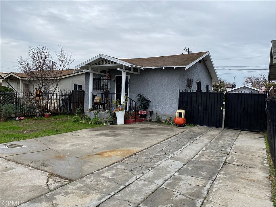 2nd image of 528 W 107th St