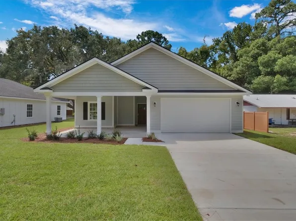 407 Pine St, Darien, GA 31305