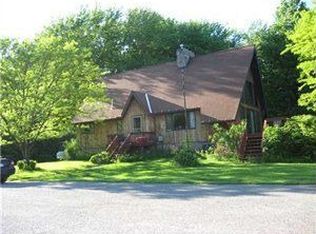 9406 New Rd, North East, PA 16428