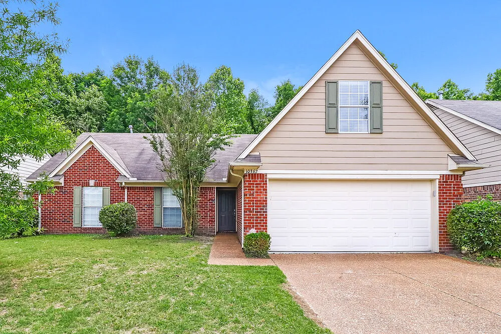 3 bed, 2.0 bath, 1425 sqft, $1,745 — Photo 1