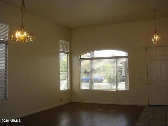 3rd image of 1678 E Linda Ln
