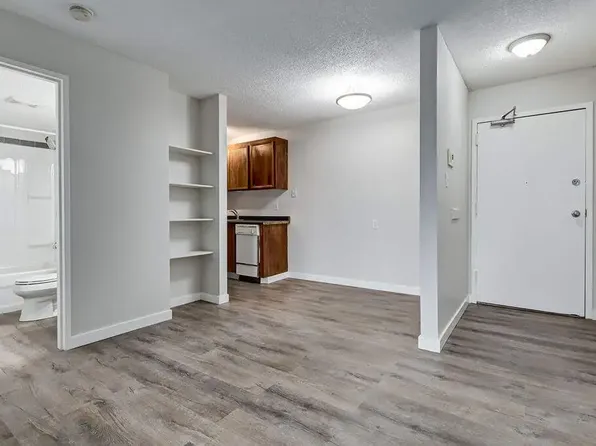 St. James Place, 3110A 33rd St W, Saskatoon, SK S7L 0X4