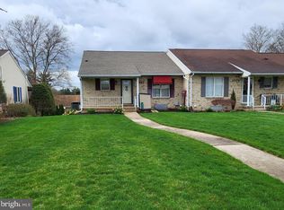 1083 Westgate Dr, Chambersburg, PA 17201