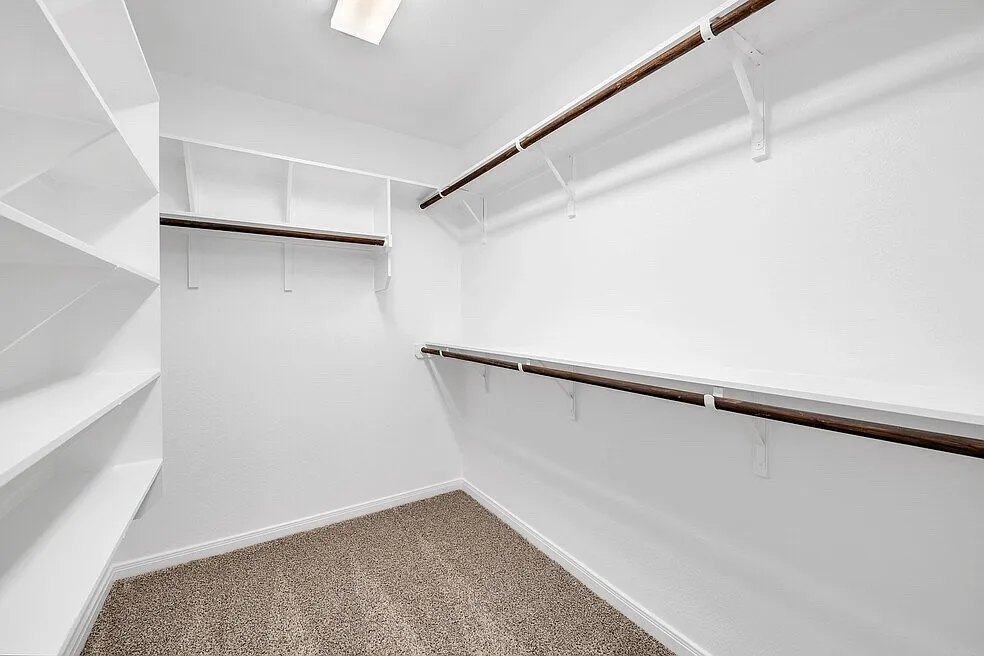 4 bed, 1654 sqft, $2,500 — Photo 2