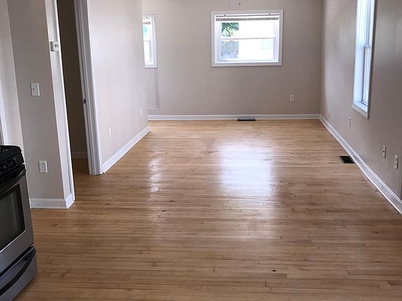 3rd image of 347 Woonasquatucket Ave Floor 1