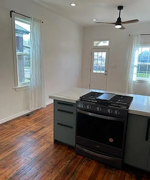 454 N Tuttle Ct — Photo 6