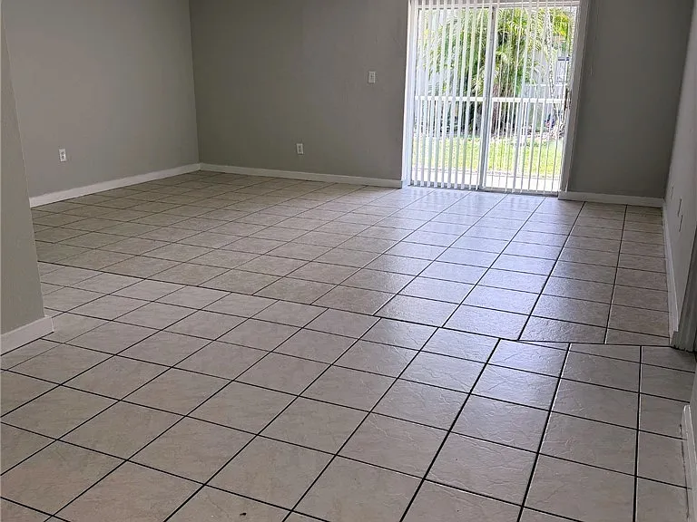 1830 Maravilla Ave #706 — Photo 2