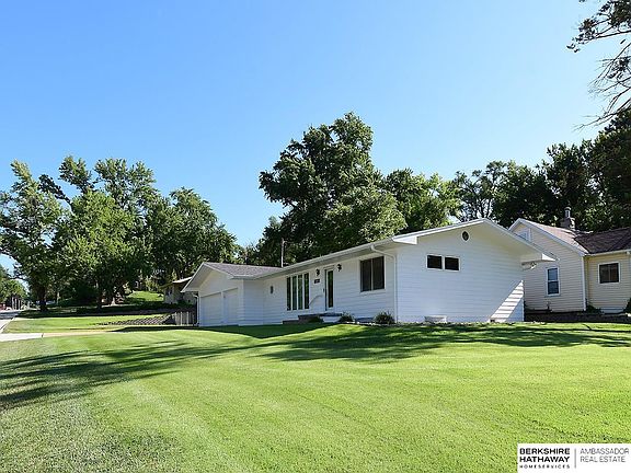 2nd image of 7803 N Ridge Dr