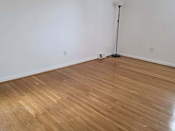 3rd image of 262 Nandina Plz Floor 1