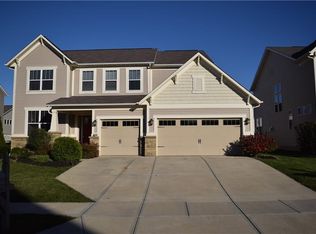 7815 Hedgehop Dr, Zionsville, IN 46077