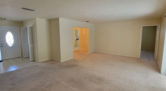 3rd image of 6438 Colonial Dr