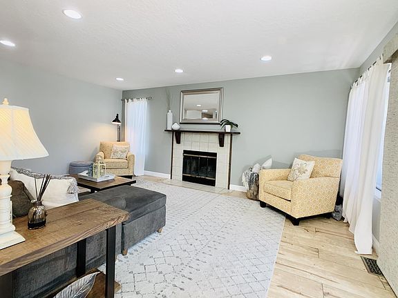 5th image of 897 Cherry Creek Cir