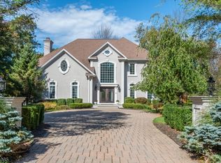 2 Manor Dr, Sparta, NJ 07871