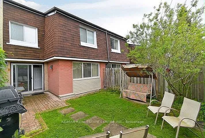 4 bed, $2,999 — Photo 2