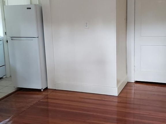 5th image of 750 7th Ave N APT 3