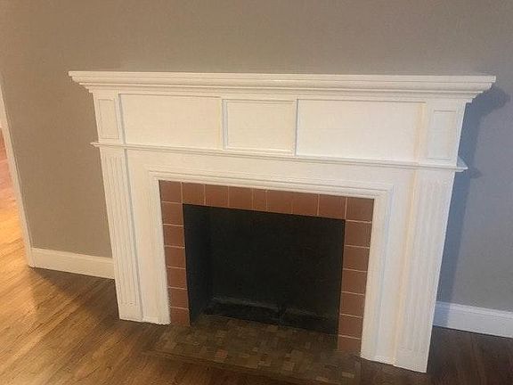Lovely Fireplace (decorative only)