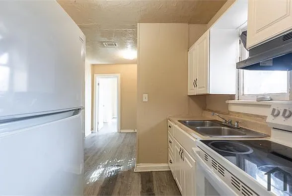 912 SW 35th St — Photo 15