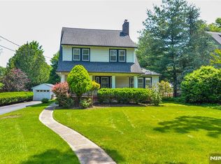 613 Hillcrest Rd, Ridgewood, NJ 07450